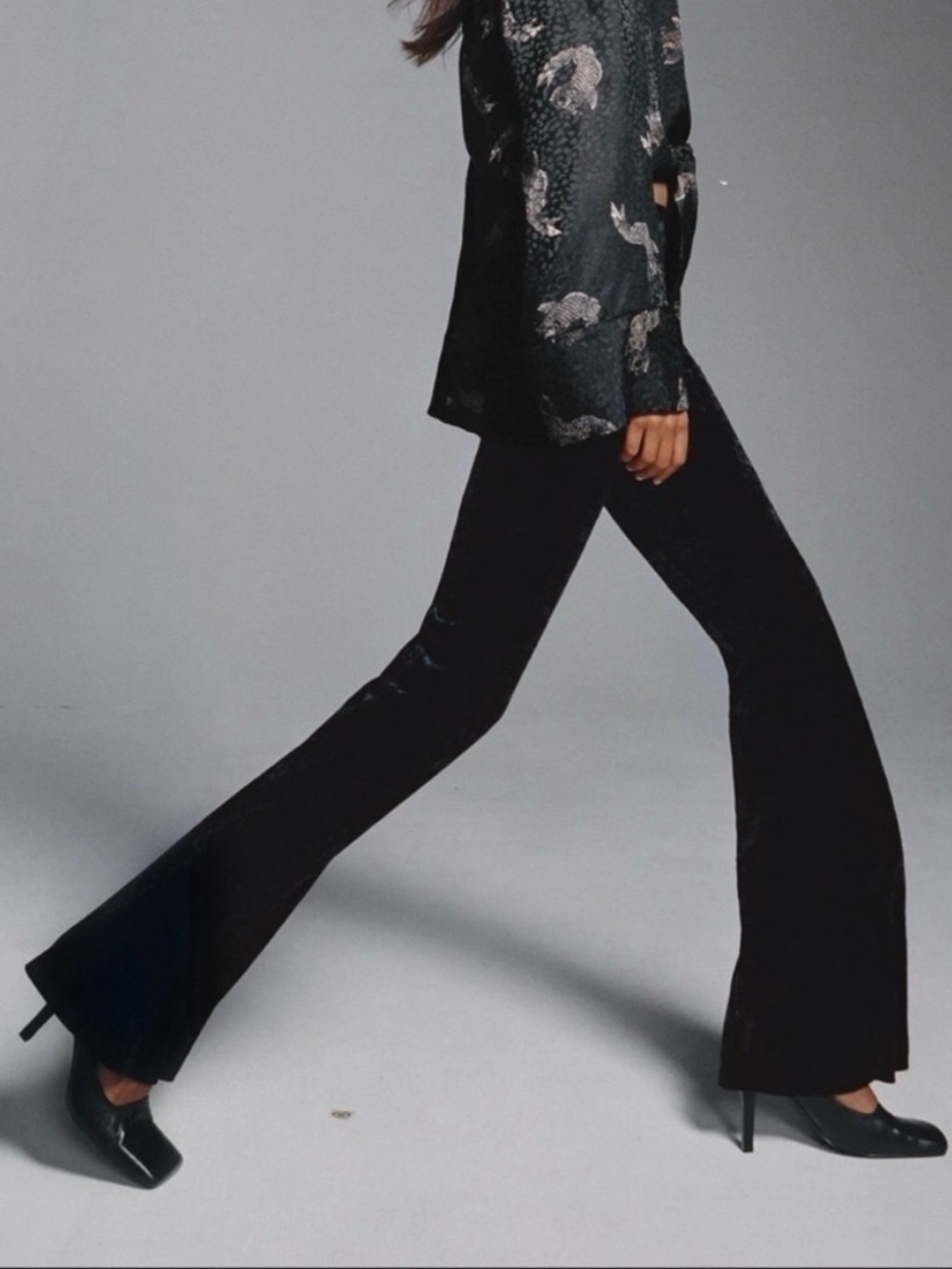 Zara Black Velvet Pull On Stretch Waist Flare Pants Size XS